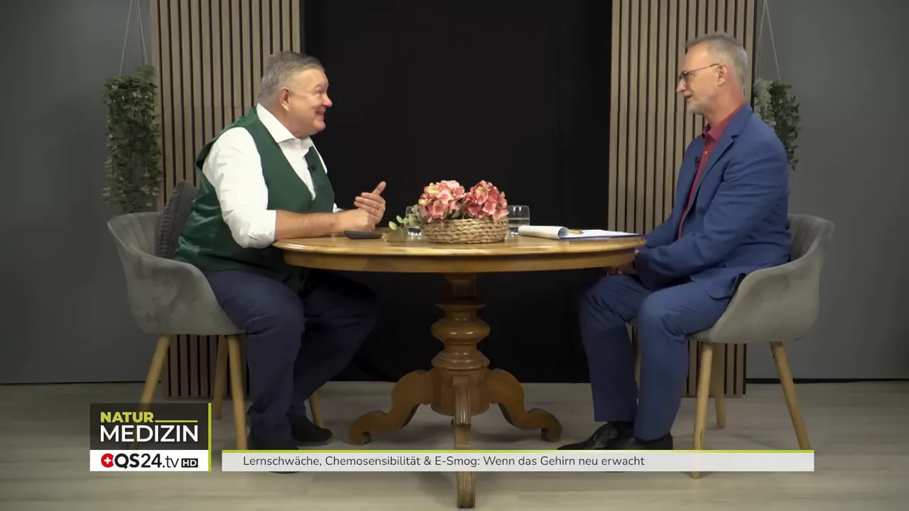 Alexander Glogg begrüßt Dr. Helmut Rezek