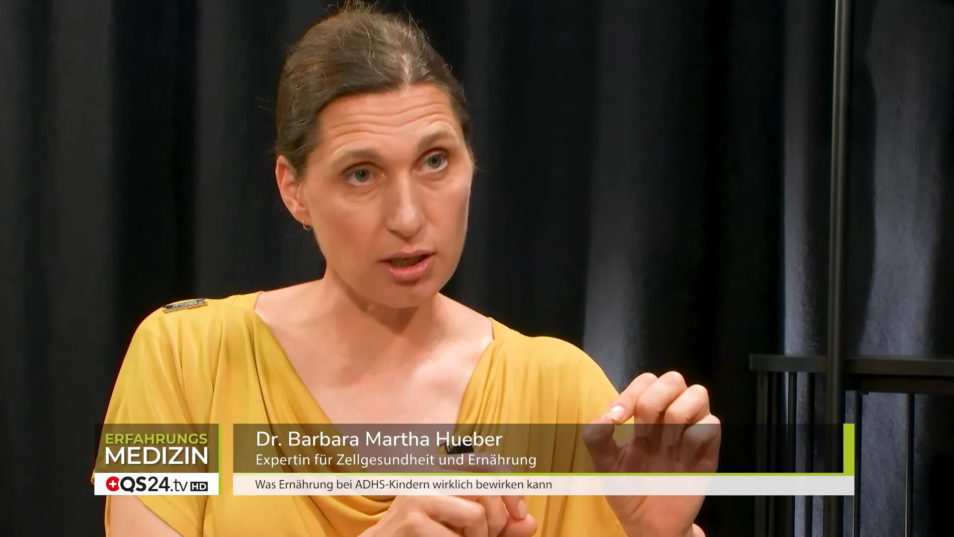 Dr. Hueber erläutert die Messung an Blut‑Zellen (Erythrozyten)