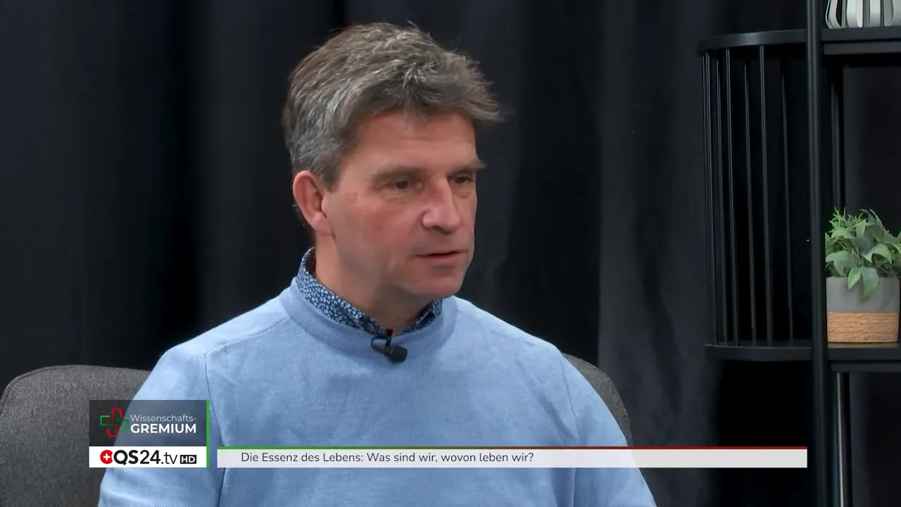 Interview-Screenshot Christian Burghardt im Gespräch über die Grundlage des Lebens