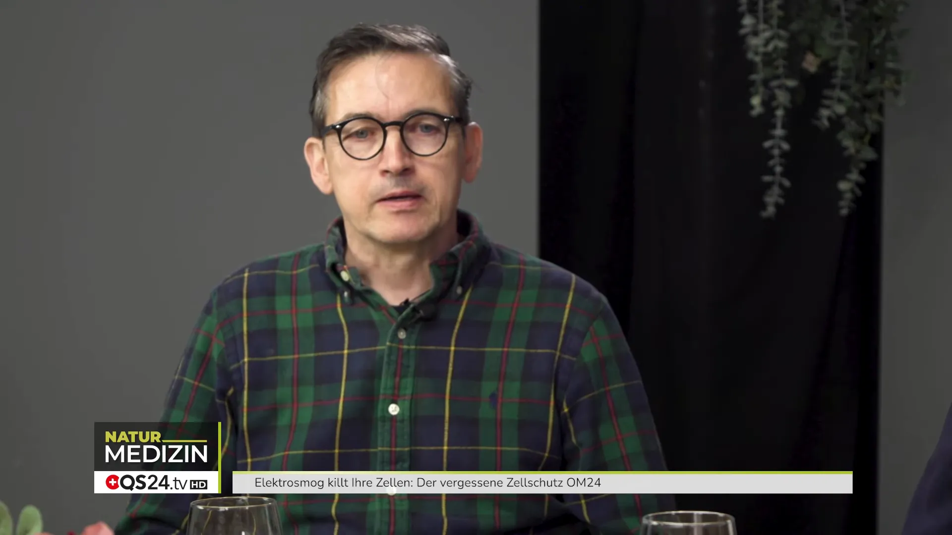 Dr. Hans-Emmanuel Holzgang erklärt die Entwicklung von OM24