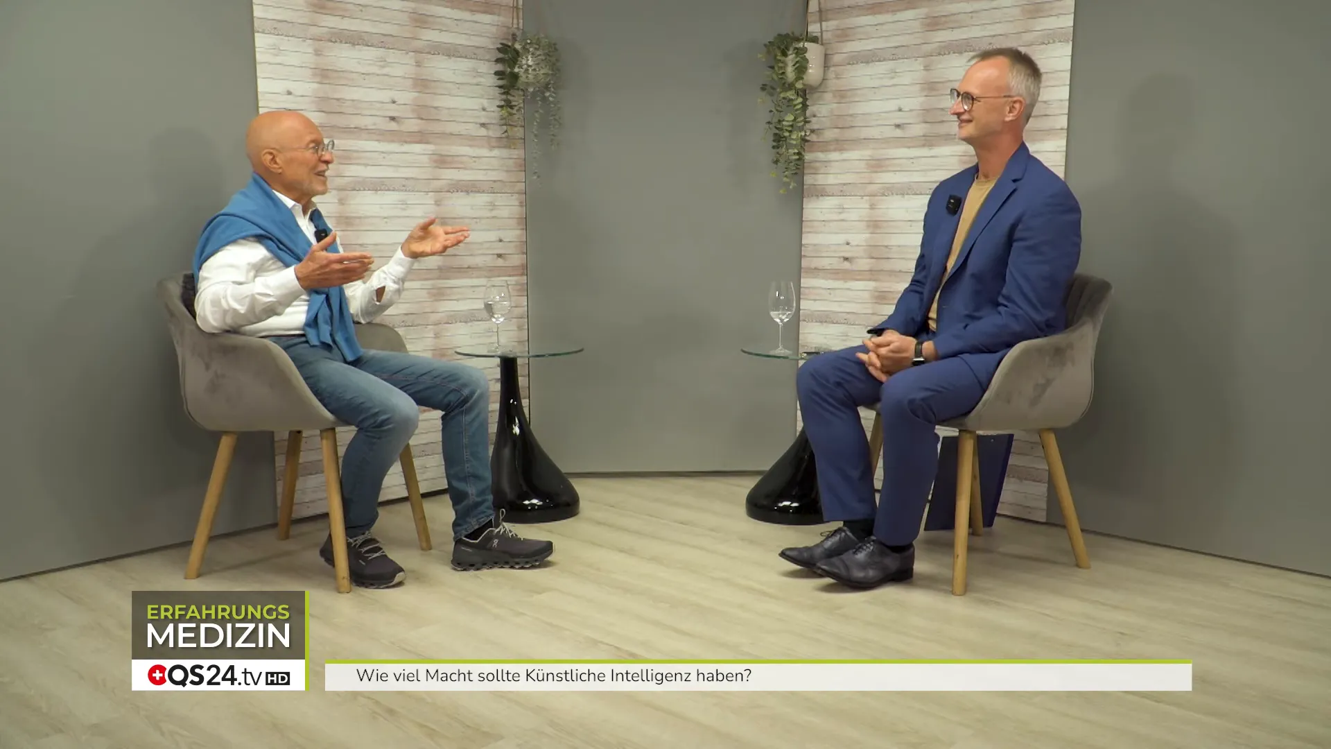 Abschluss des Gesprächs im QS24-Studio