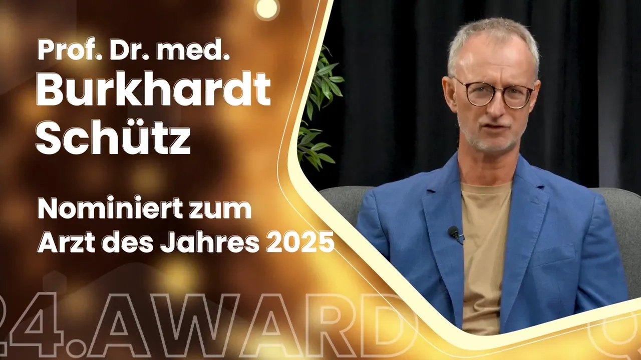 Klares Interviewportrait des Nominierten neben Einblendung des Titels, hochwertig und scharf