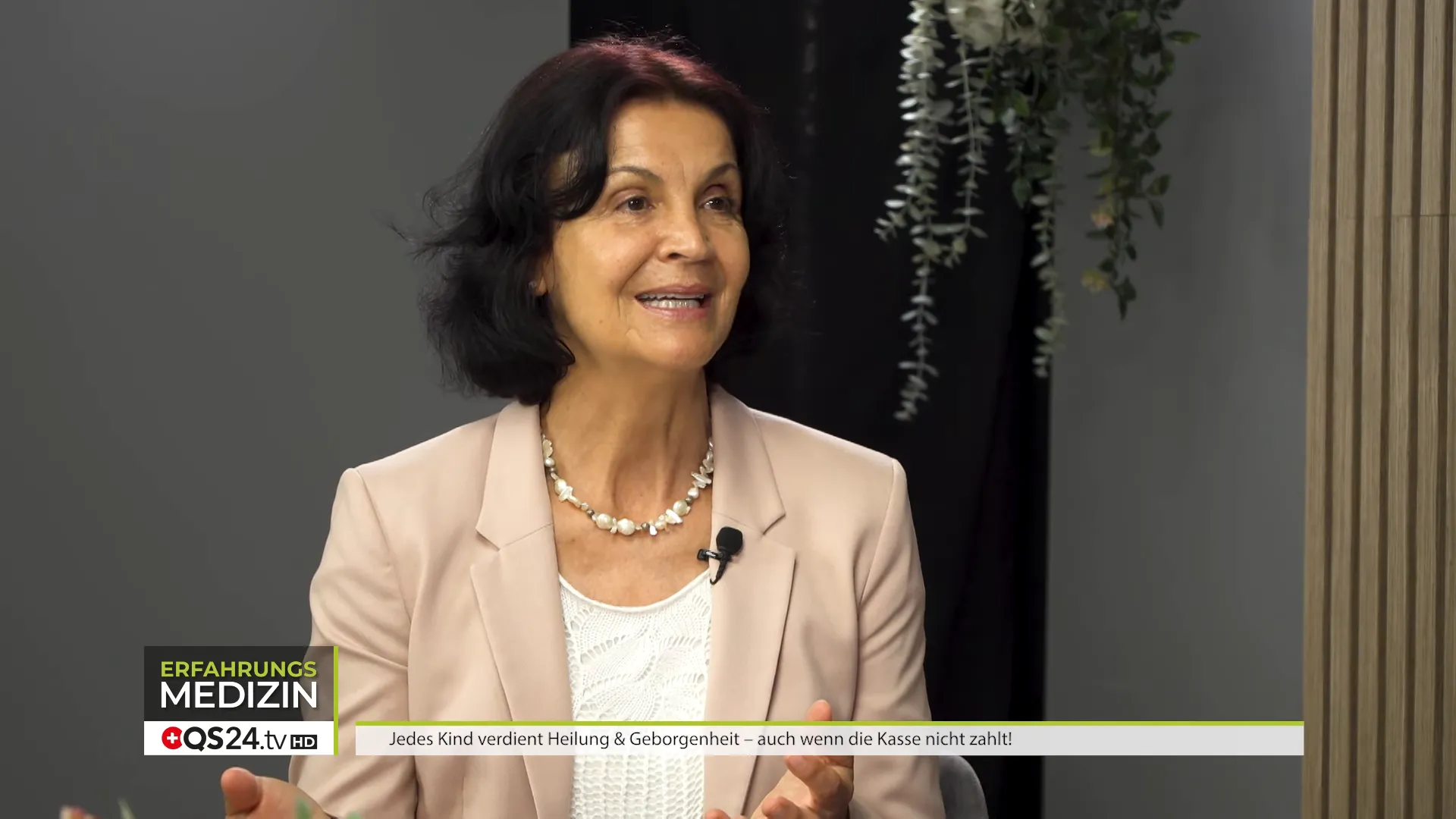 Lachendes Kind nach therapeutischer Einheit