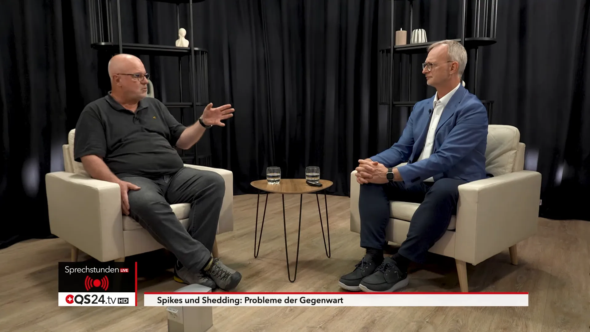 Moderator verabschiedet den Gast mit Dankbarkeit