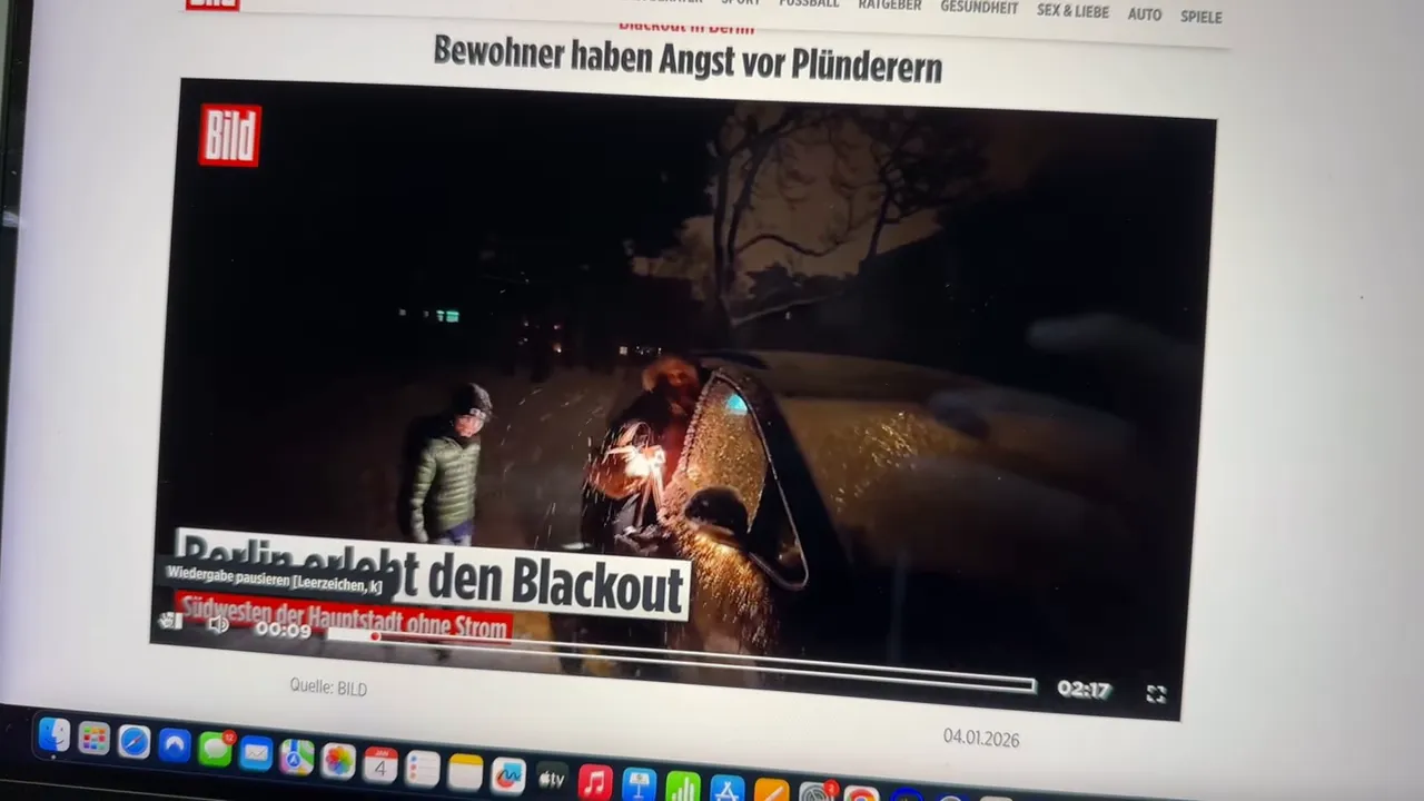 Nachtszene mit Menschen an Auto während Blackout