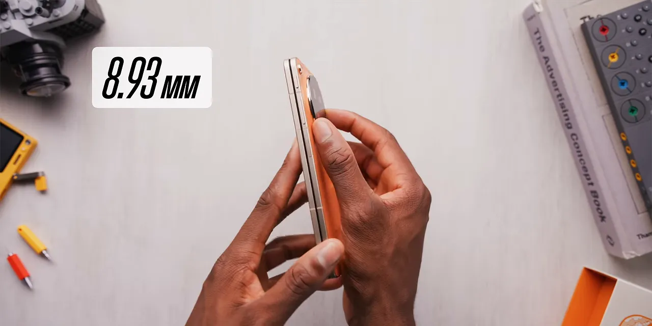 Side view of the folded Oppo Find N6 with 8.93 mm and 225 g labels