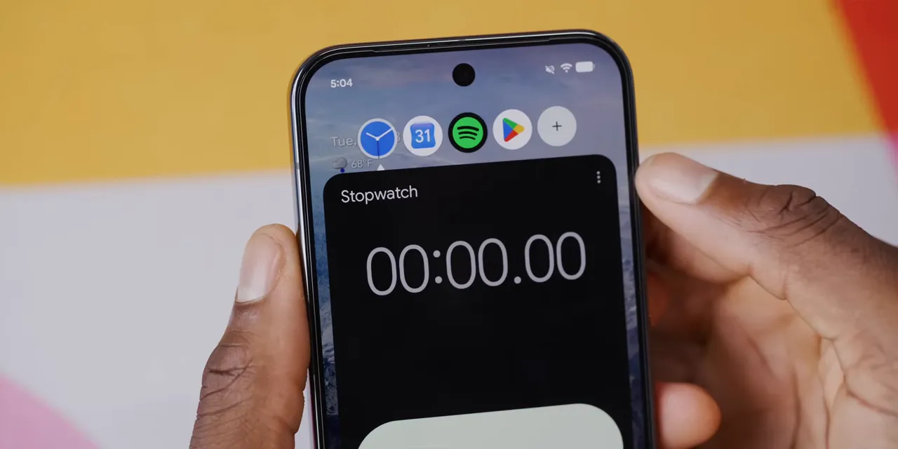 Floating stopwatch window beneath a row of app bubbles on a Pixel phone