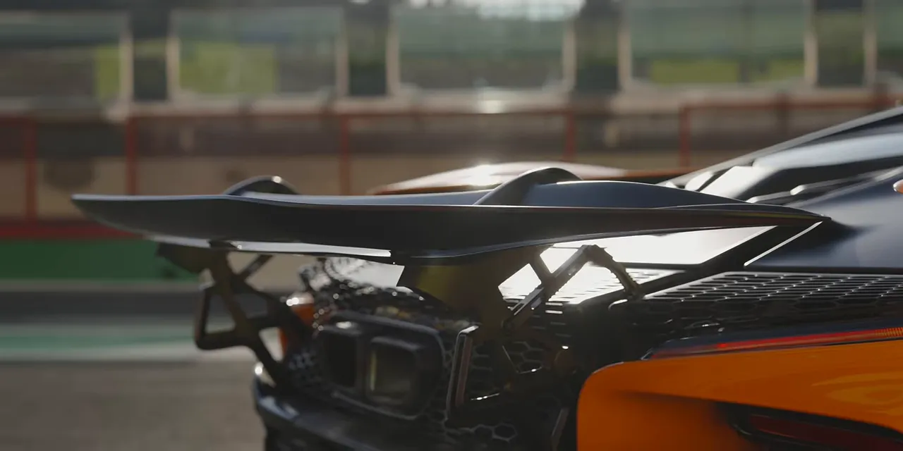 Close view of the McLaren W1 rear wing extended behind the rear bodywork
