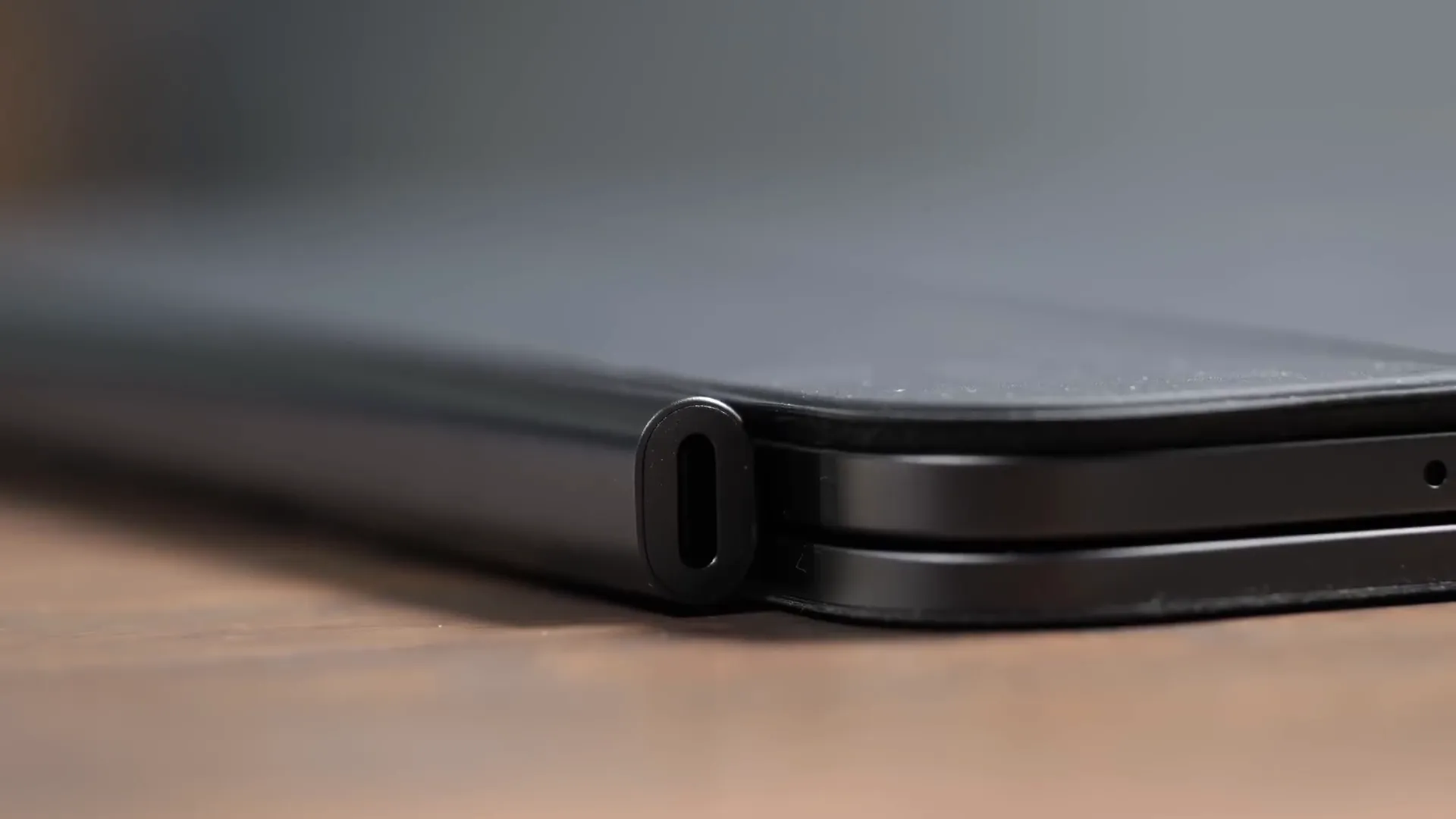 Pass-through charging port on Magic Keyboard hinge
