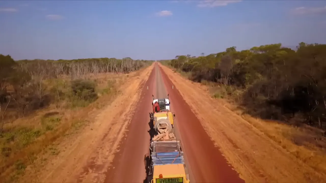 The dirt track leading into Robinson River settlement