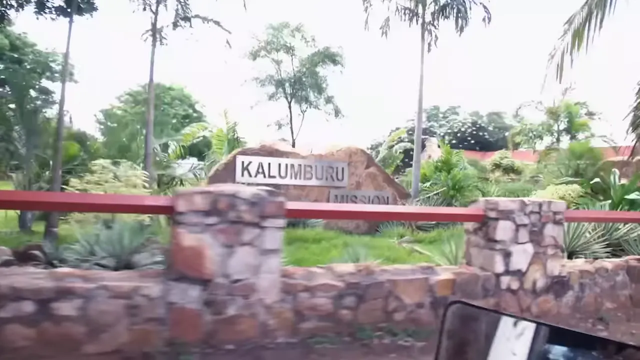 Steve's road train arriving through the Colomberoo gate after the long haul