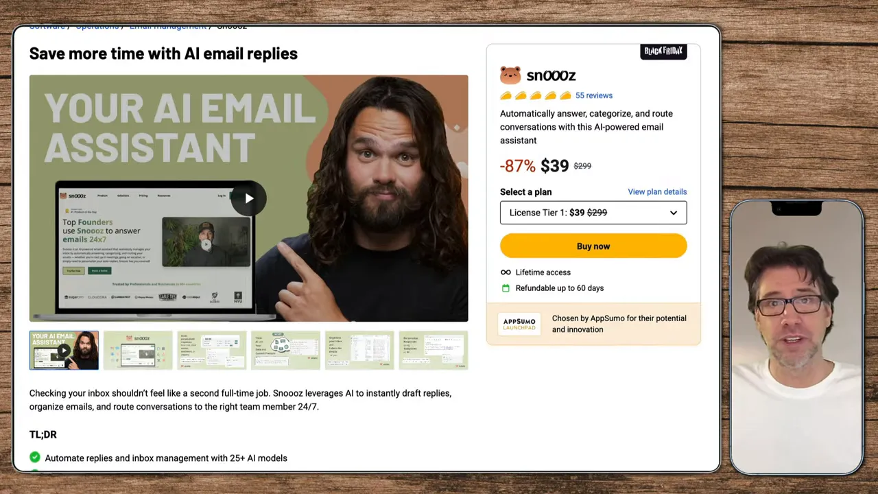 Snoooz Produktseite mit AppSumo‑Details links und gut sichtbarem Moderator im Videofenster auf dem Smartphone rechts