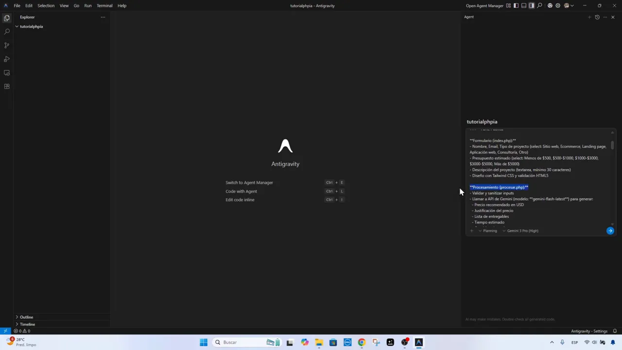 Interfaz Antigravity con el panel del agente resaltando el apartado 'Procesamiento (procesar.php)'