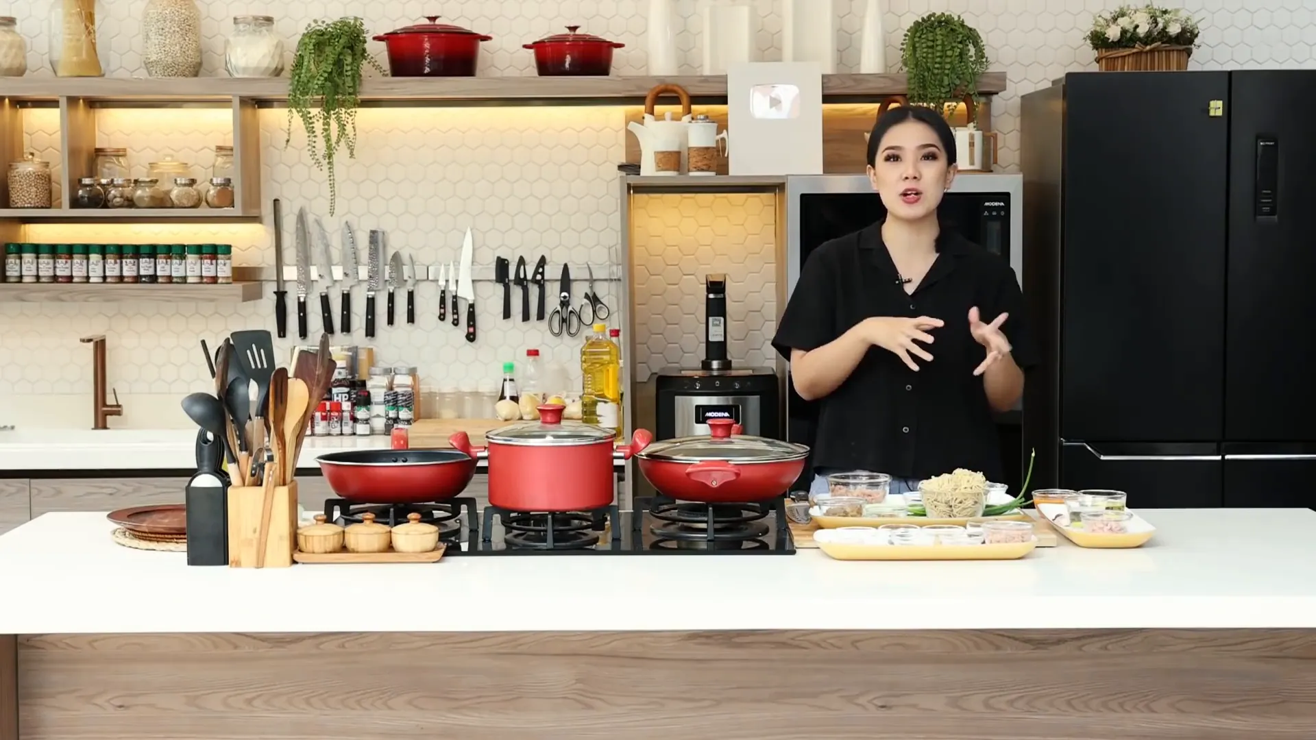 Mie Yamien ala Bandung siap dimasak