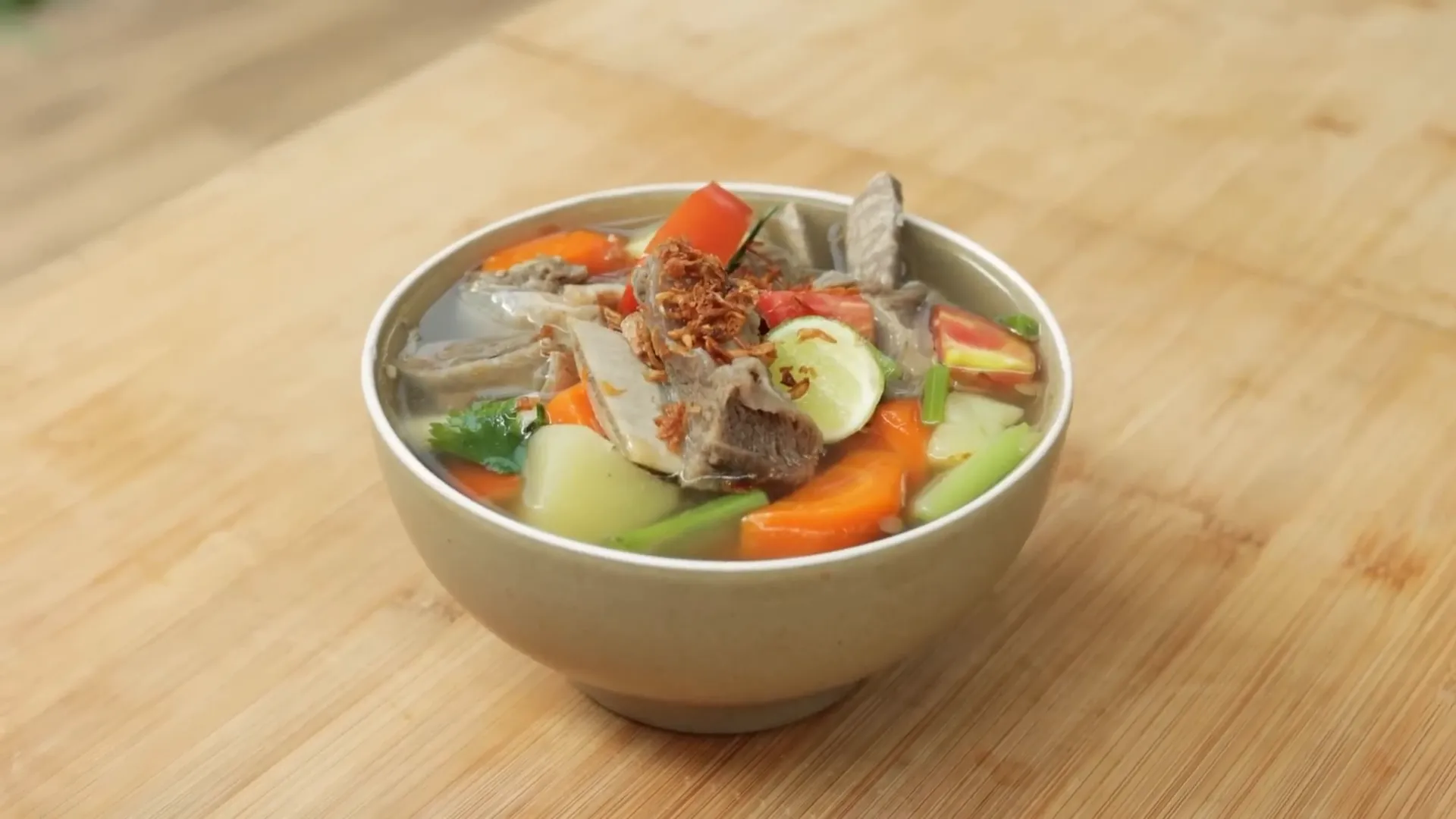 Bahan-bahan sup iga sapi siap dimasak