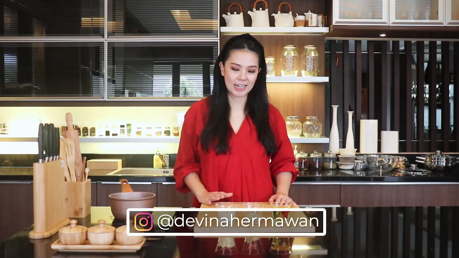 Memulai memasak garlic oil dengan bahan-bahan sederhana