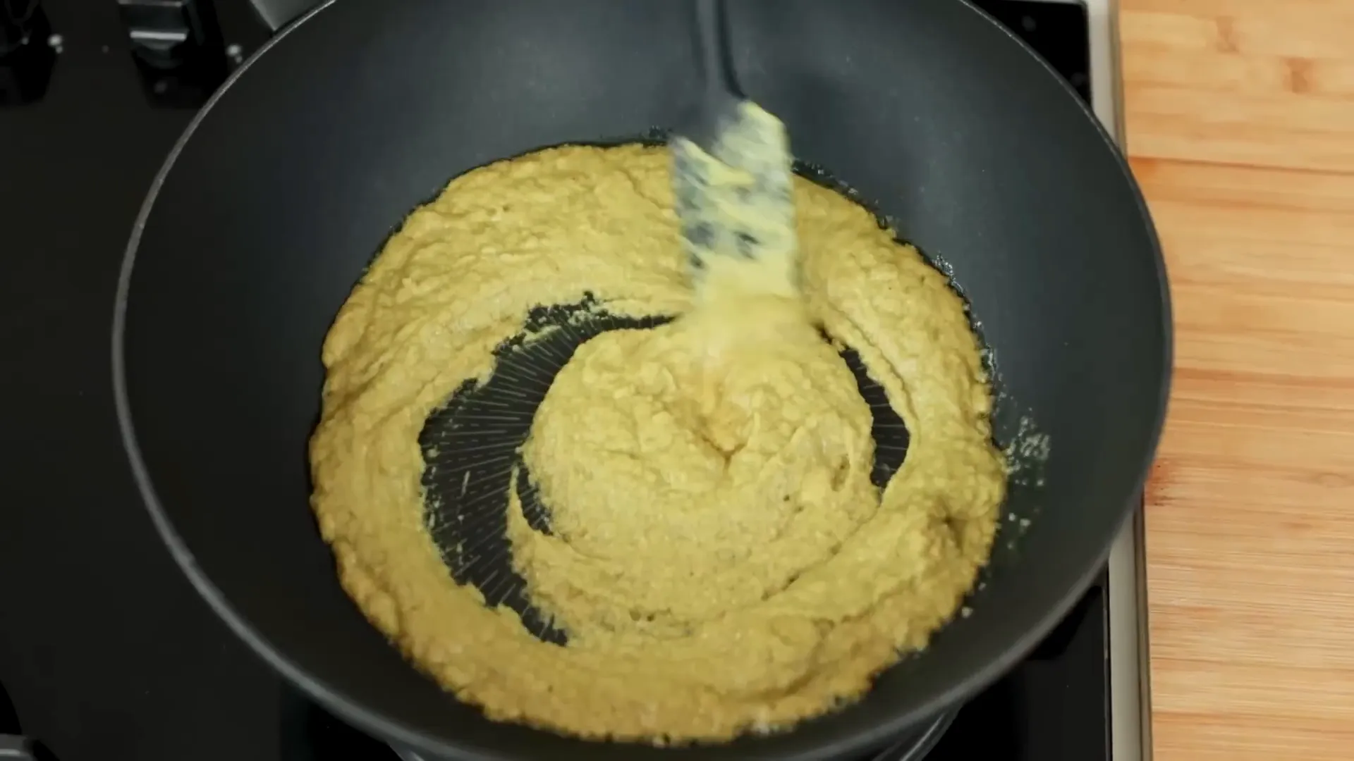 menumis bumbu halus di Tefal Unlimited Pan