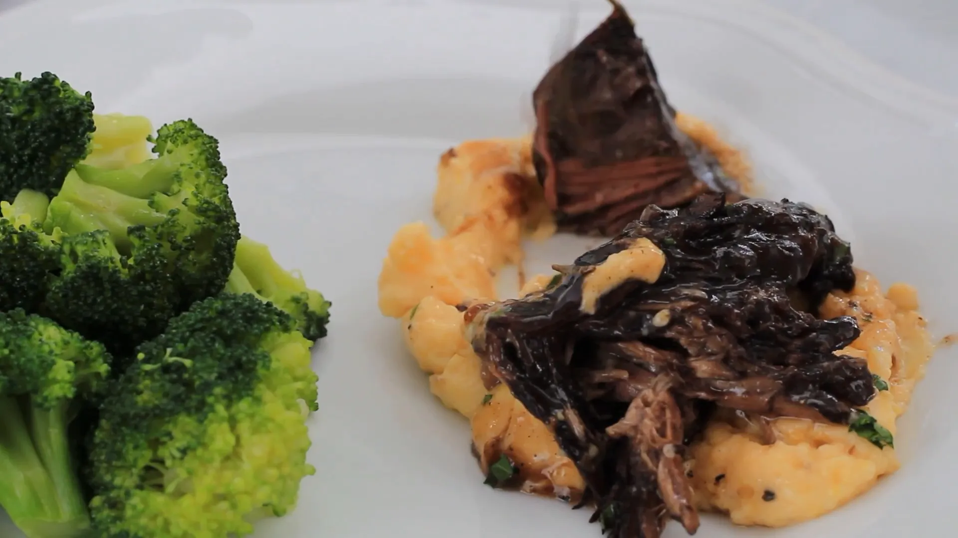 Final plating of the dish.