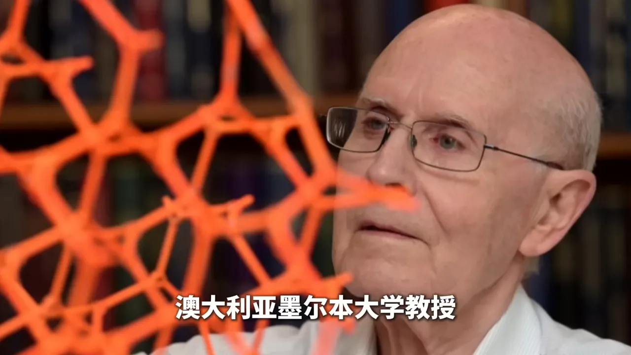 羅伯森在 1989 年開始多孔框架研究