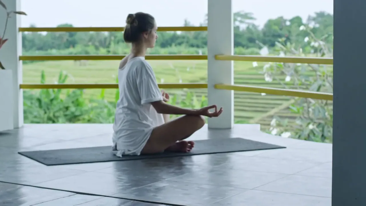 Deepak Chopra hablando sobre meditación