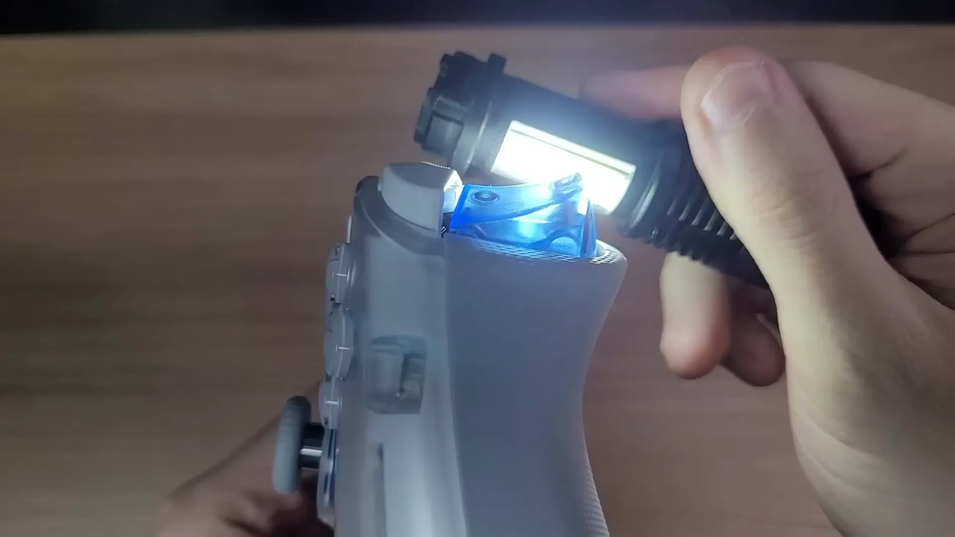 Flydigi Apex 4 top transparent triggers and glossy finish