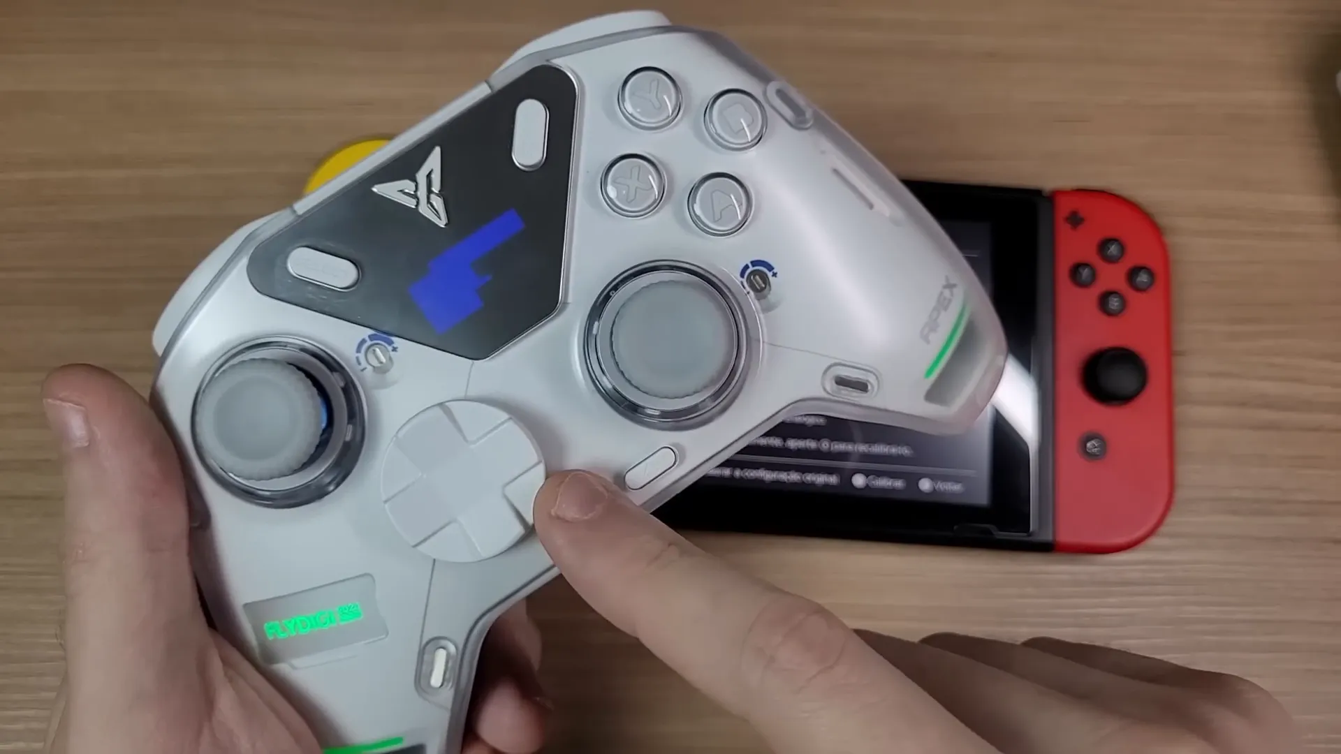 Flydigi Apex 4 analog sticks smooth and bouncy snap-back