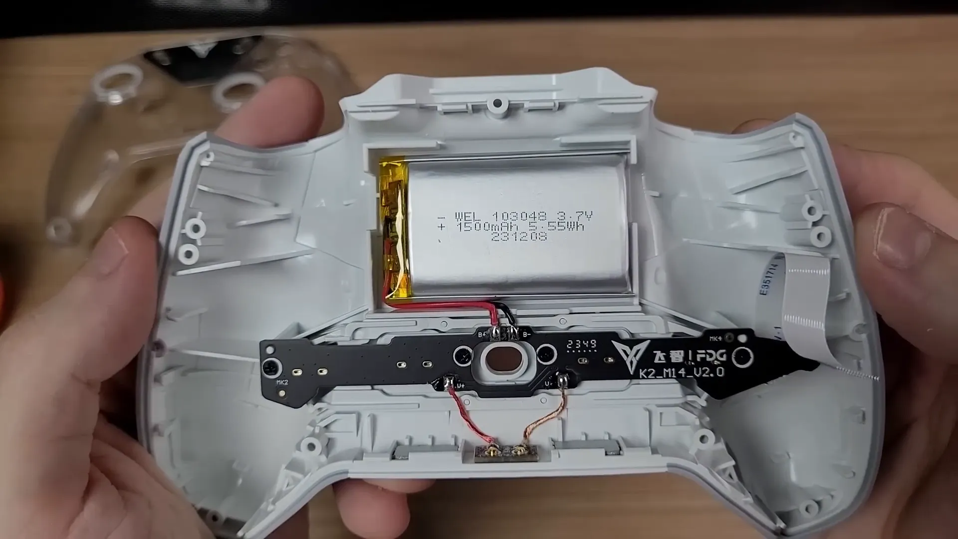 Flydigi Apex 4 internal battery and rumble motors