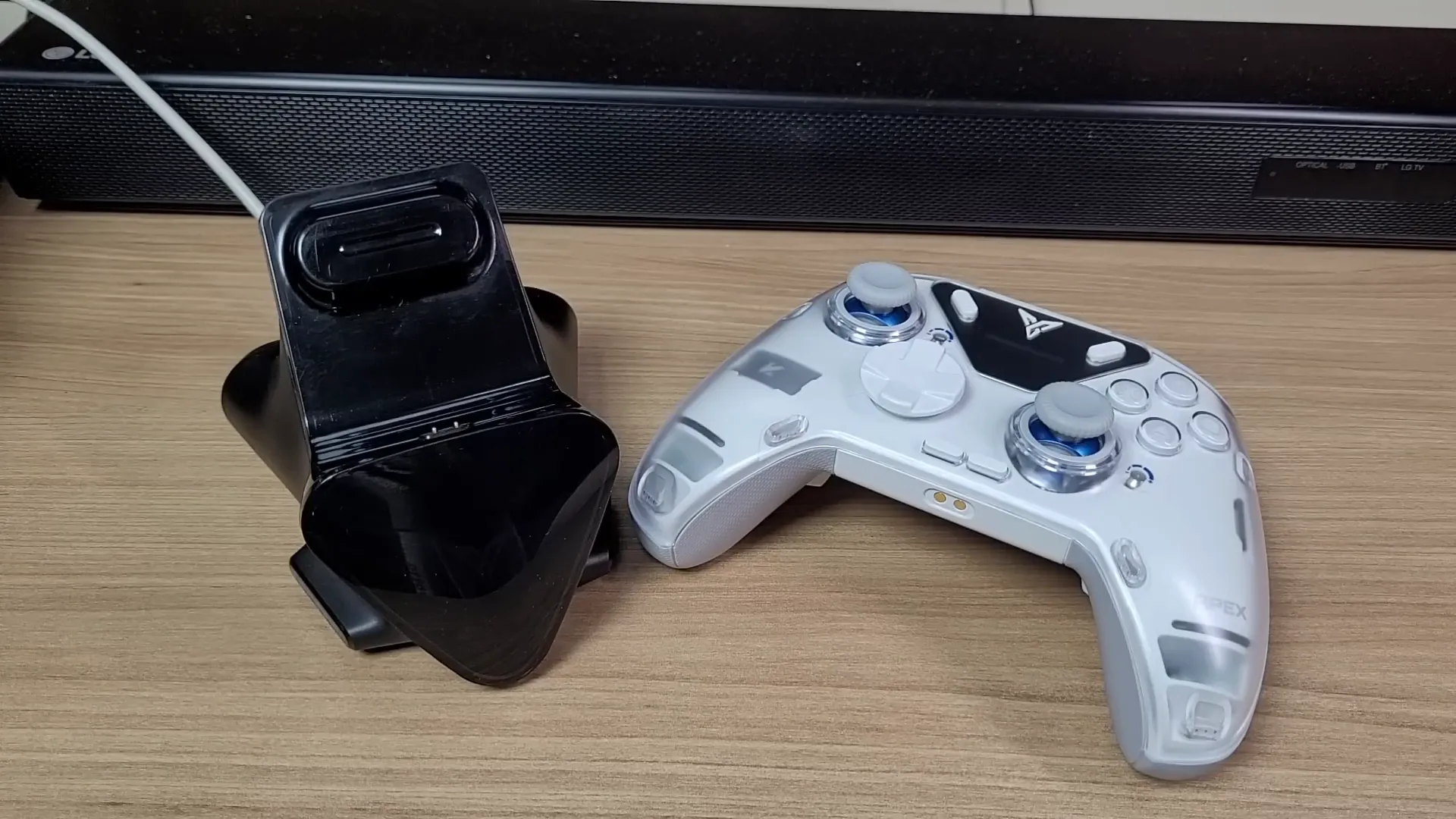 Flydigi Apex 4 charging dock compatibility