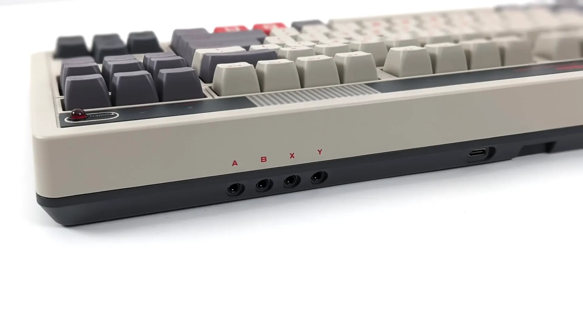 Connectivity options on the keyboard