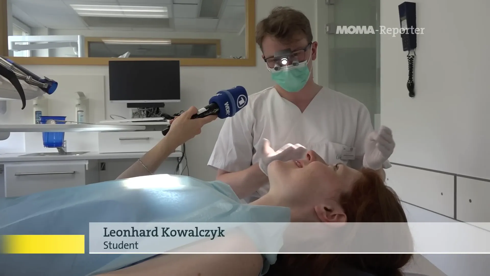 Professionelle Zahnreinigung durch Student Leonard Kovalsczyk