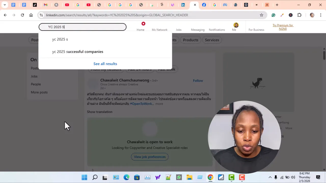 Clear LinkedIn search box with 'YC 2025 s' typed and results suggestion pane visible; presenter overlay bottom-right