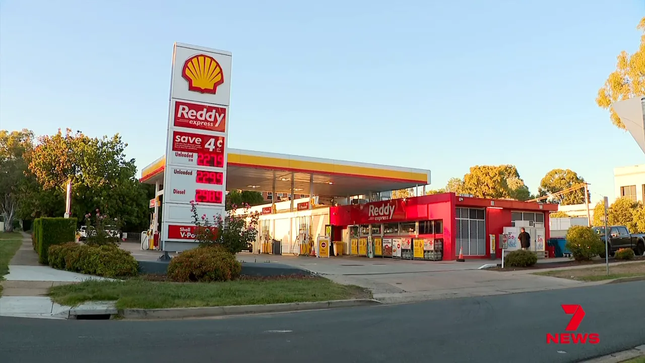 Reddy Express Shell V-Power service station with fuel price board