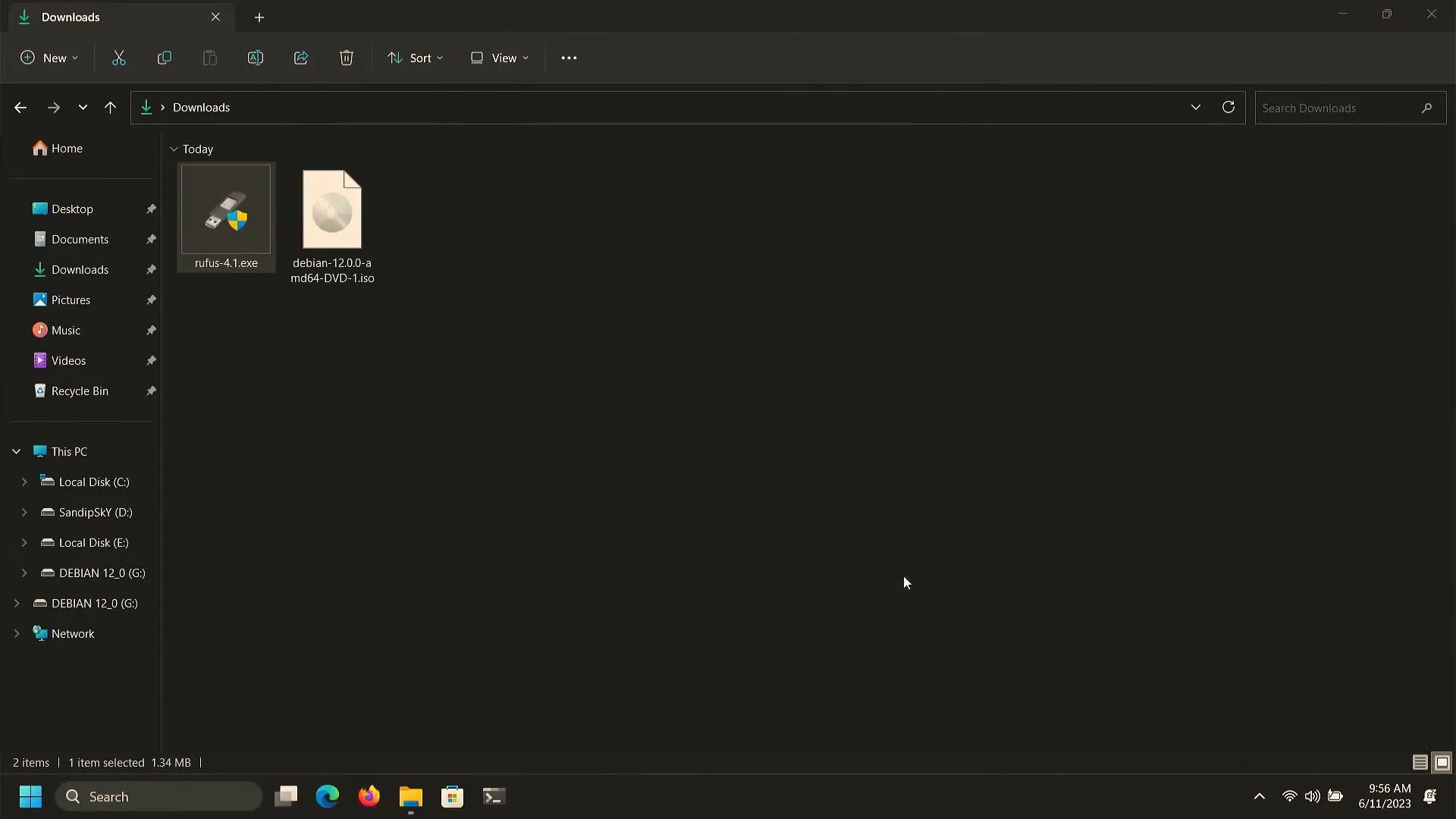 How to Dual Boot Debian 12 and Windows 10/11 4 Disk Management to shrink volume