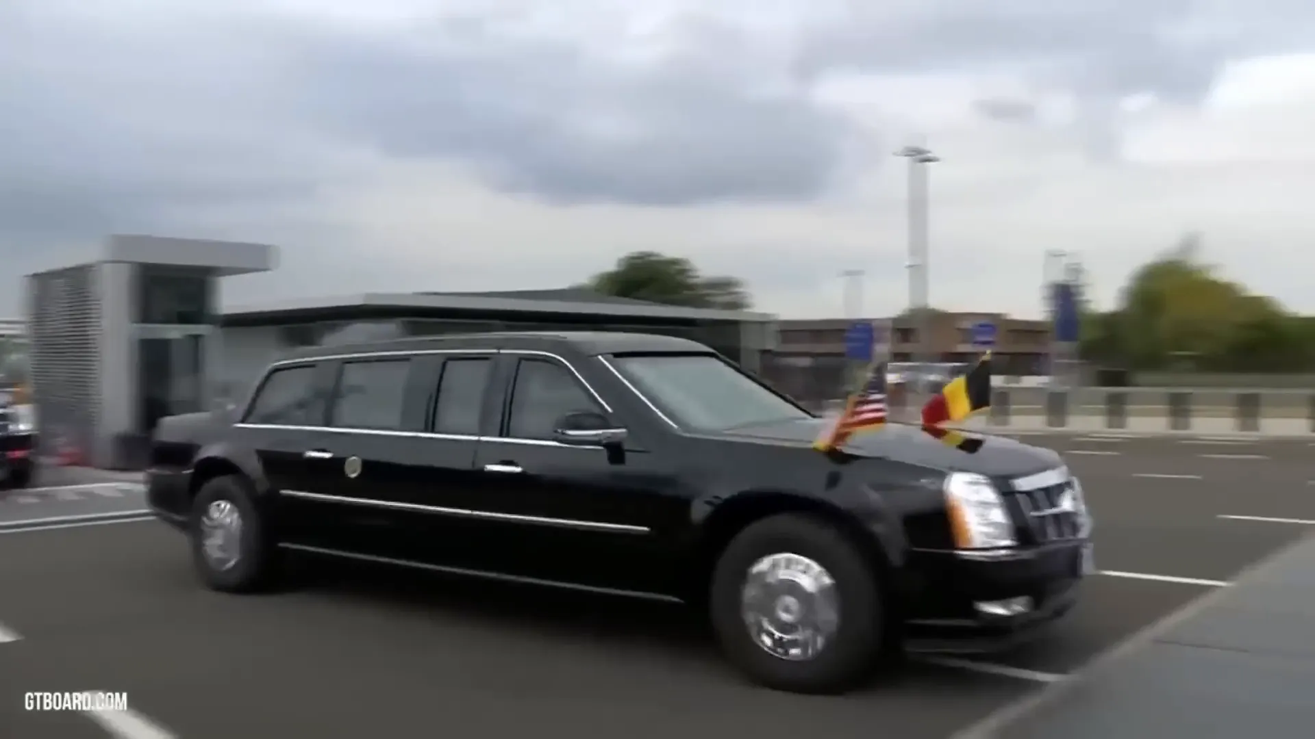 This is How US President Travels 3 The Beast - Presidential Limousine.