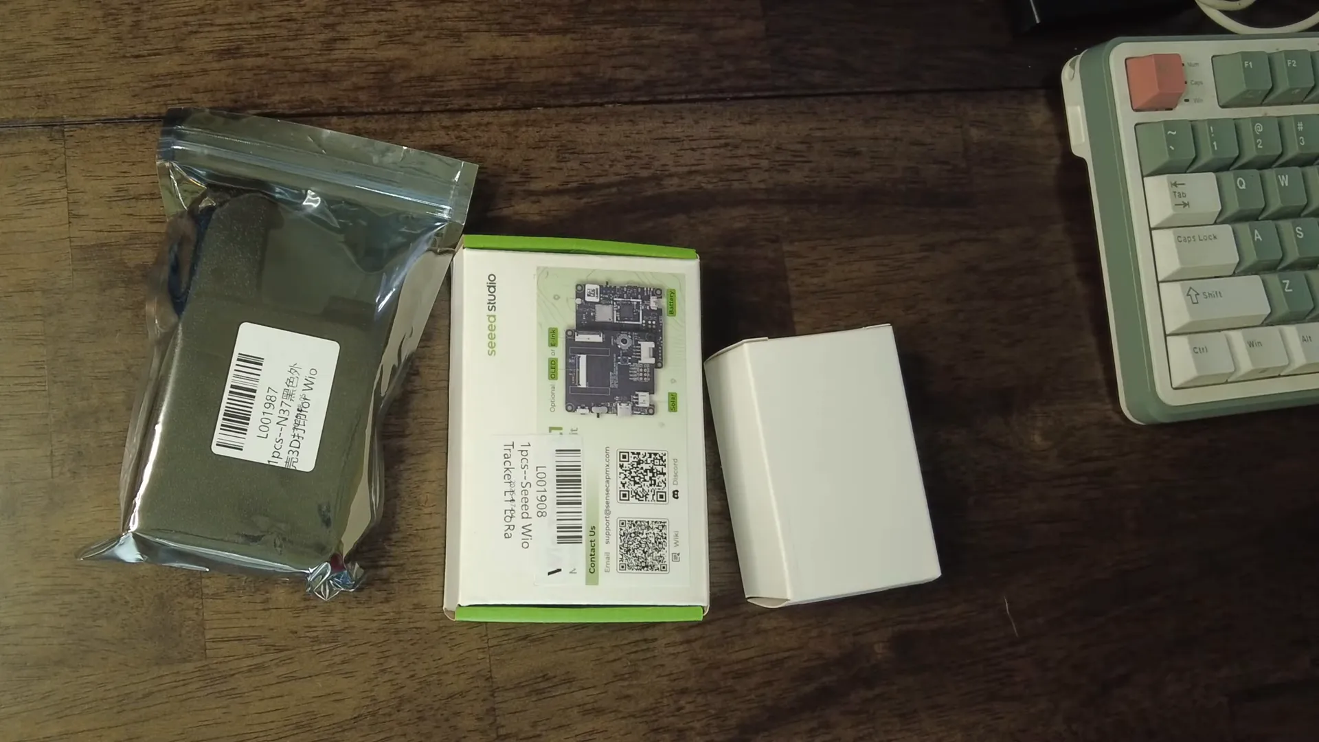 Meshnology N37 case layout with top GPS housing