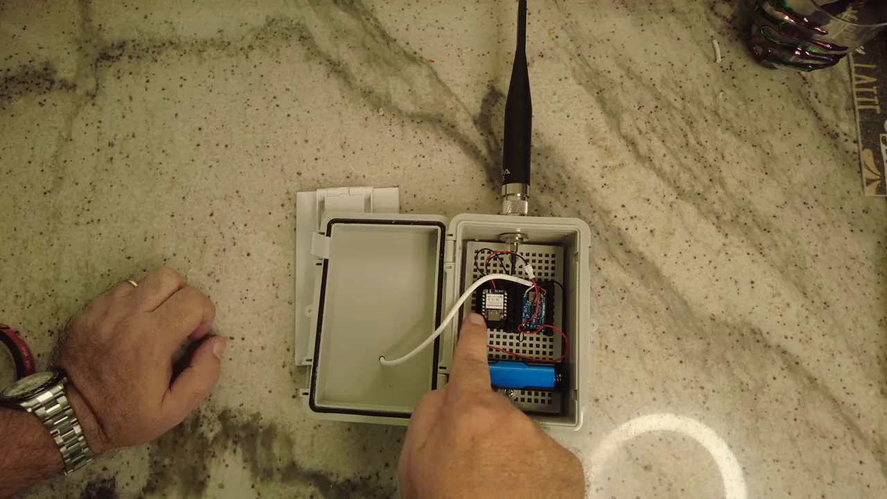MPPT booted and the Meshtastic node showing a flashing LED