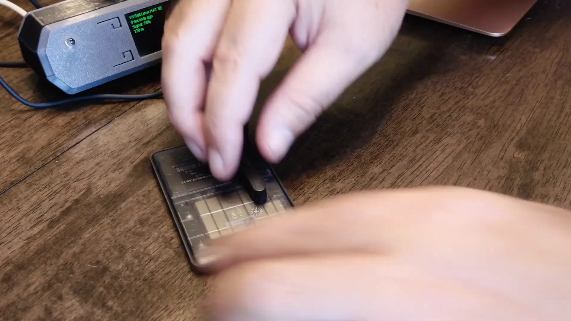 Charging the SenseCap T1000E