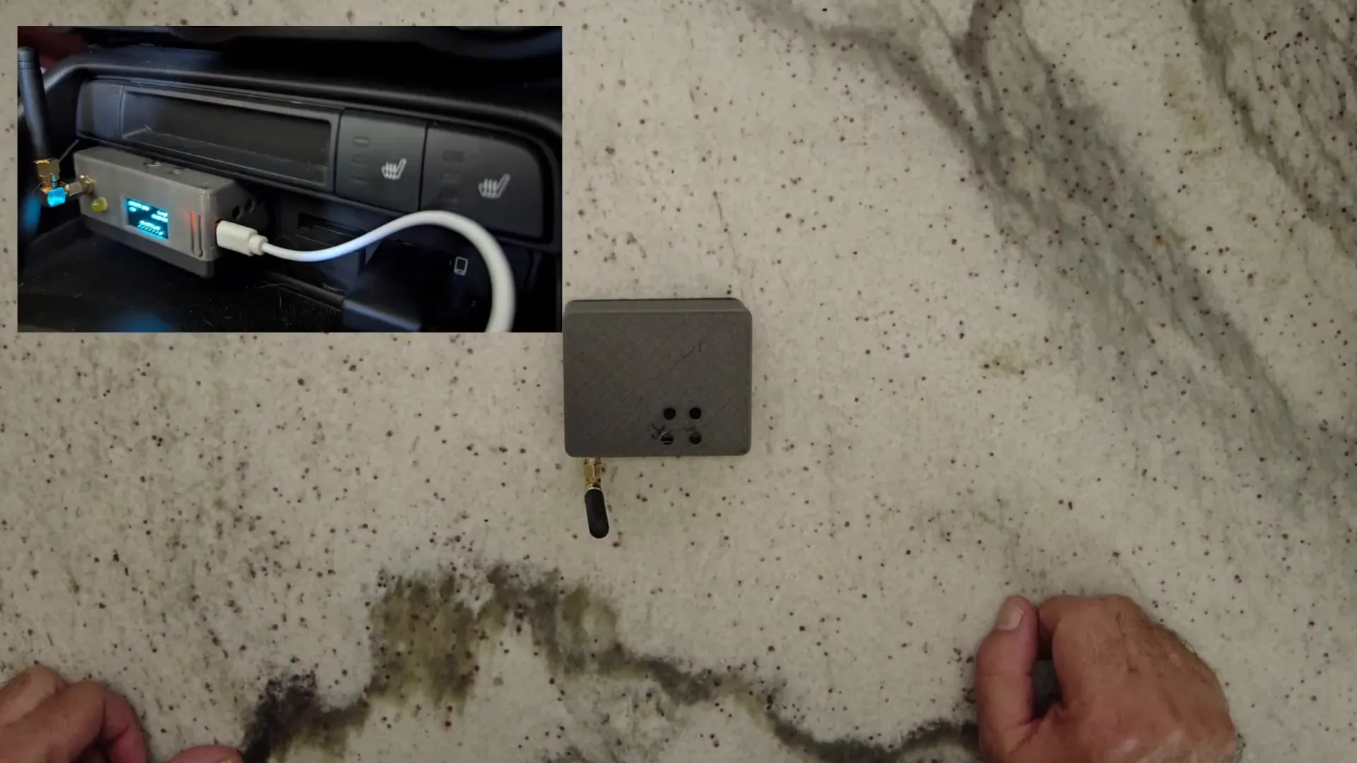 USB port on mobile unit