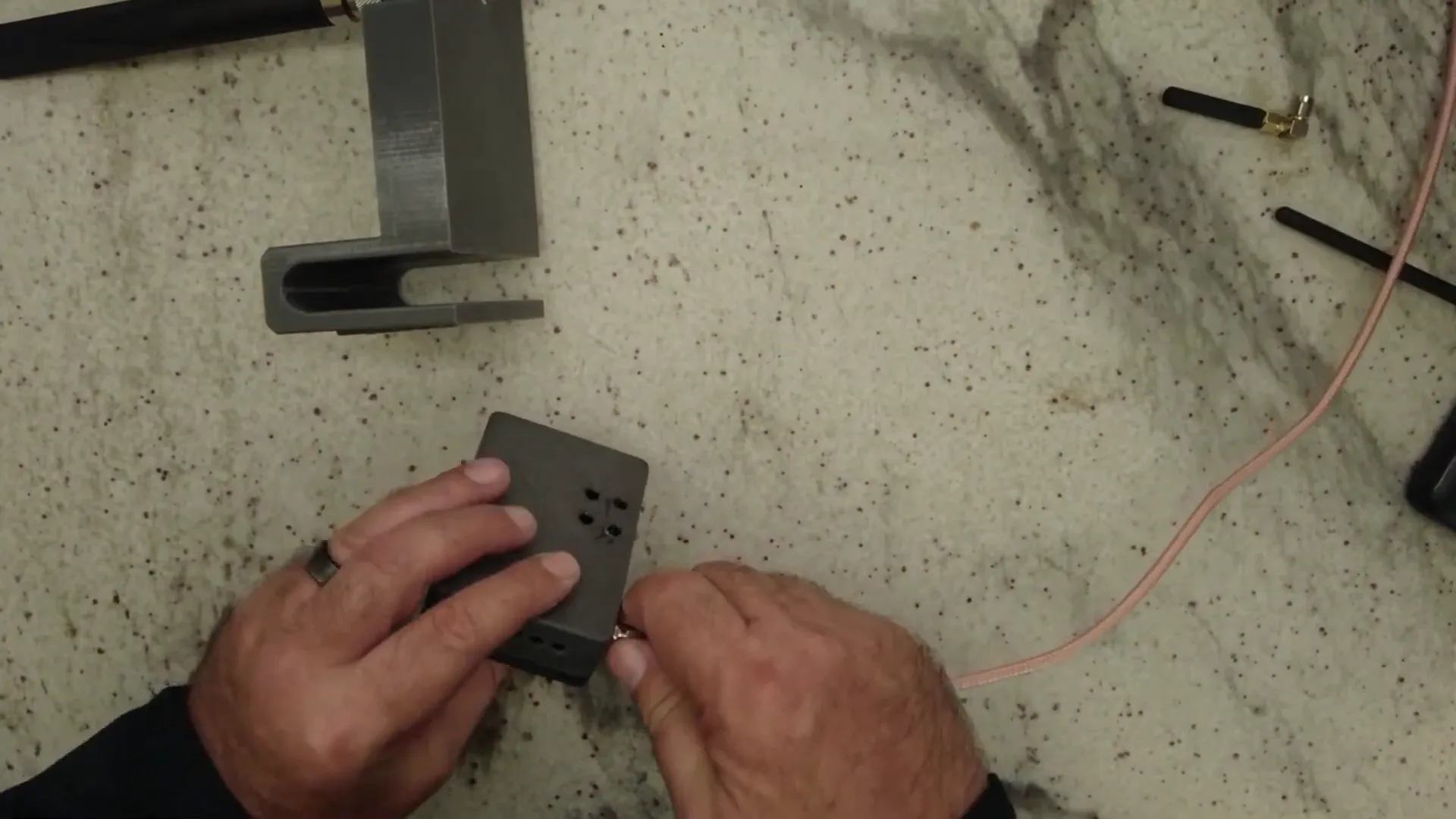 Attaching the antenna to the car