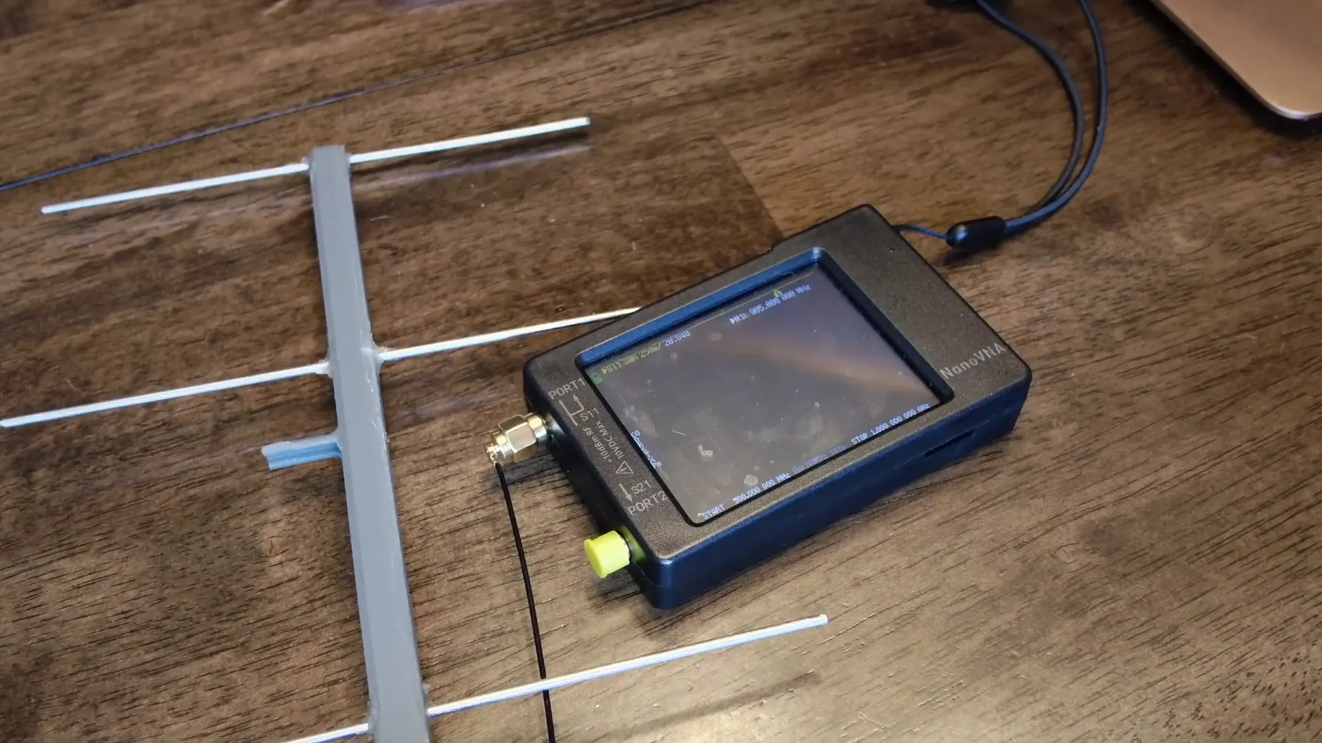 Aluminum rods for DIY antenna