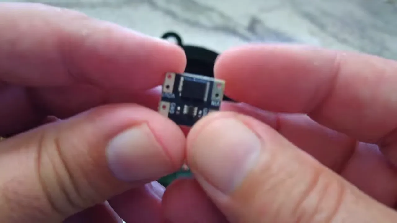 Heltec V4 no-screen board close-up with connectors visible during assembly