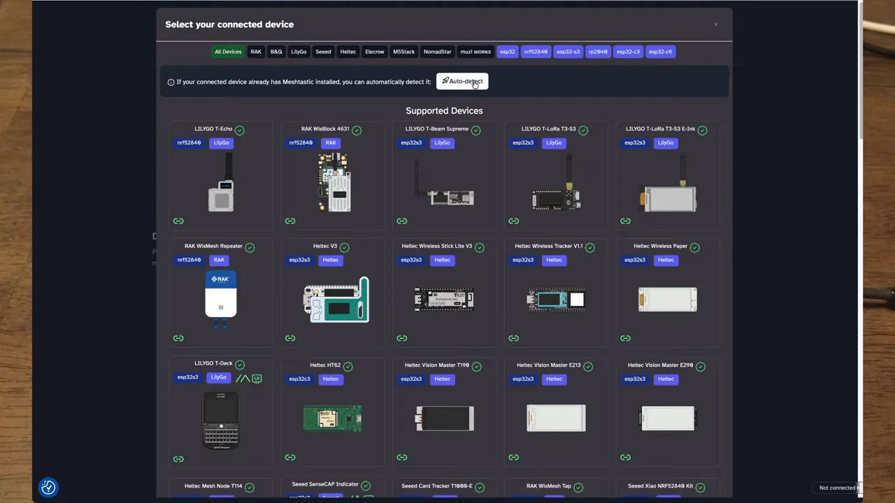 Meshtastic Flasher device selection dialog with 'Auto-detect' button highlighted and a grid of supported devices