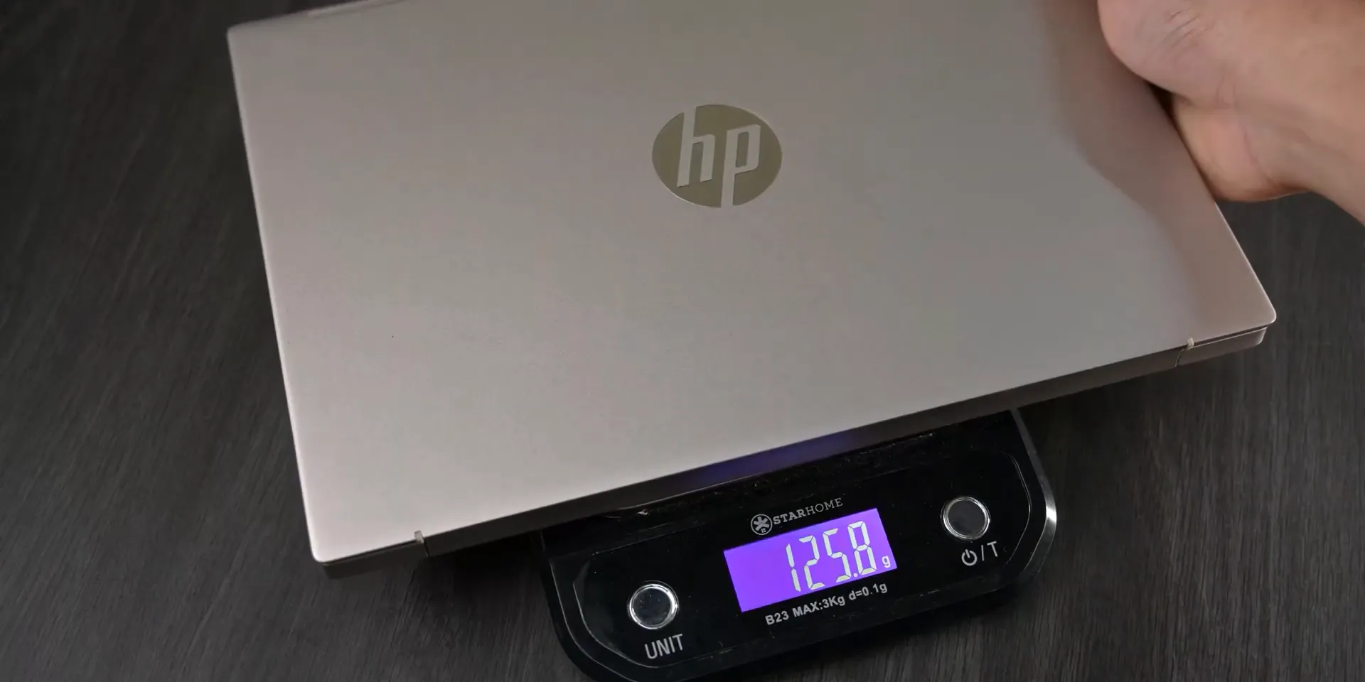 HP Pavilion Aero 13 bobot ringan dan desain tipis