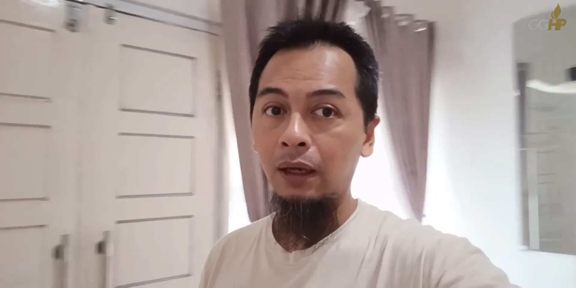 Contoh perekaman video kamera depan Infinix HOT 60 Pro dalam ruangan dengan stabilisasi aktif