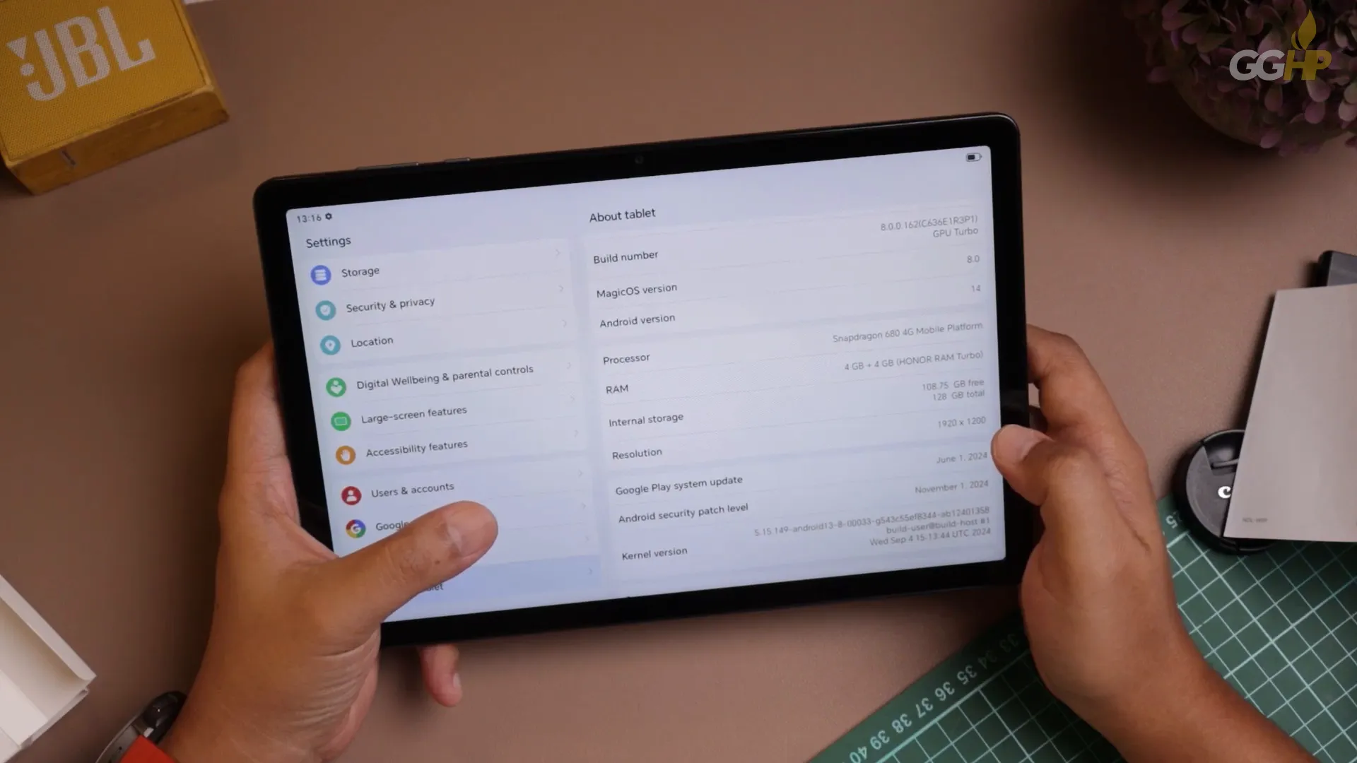 Tampilan About Tablet Honor Pad X8a dengan informasi Snapdragon 680, RAM 4GB, dan Android 14
