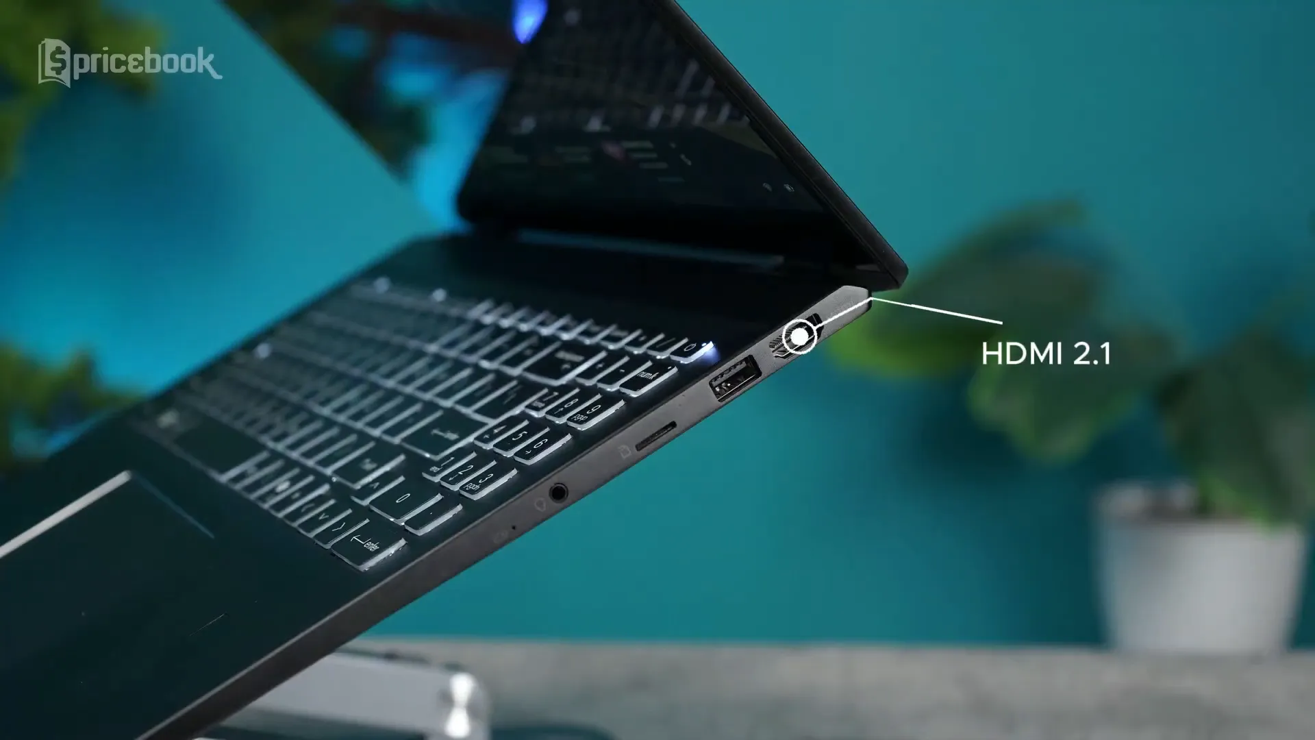 Port lengkap MSI Summit A16 AI+ dengan USB Type-C, HDMI 2.1, USB-A, dan microSD card reader