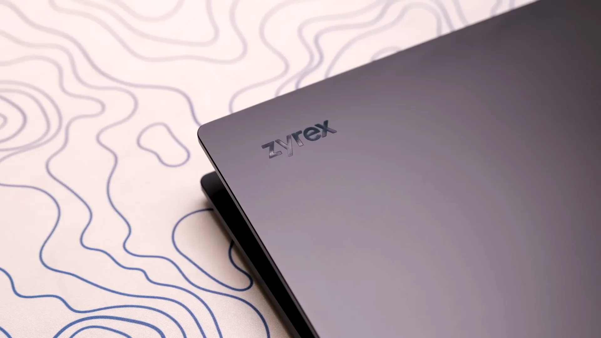 Zyrex Ultra laptop dengan desain sederhana dan elegan