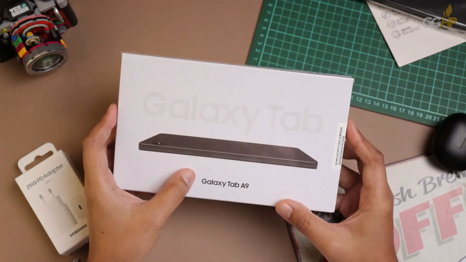 Unboxing Galaxy Tab A9 dengan paket lengkap