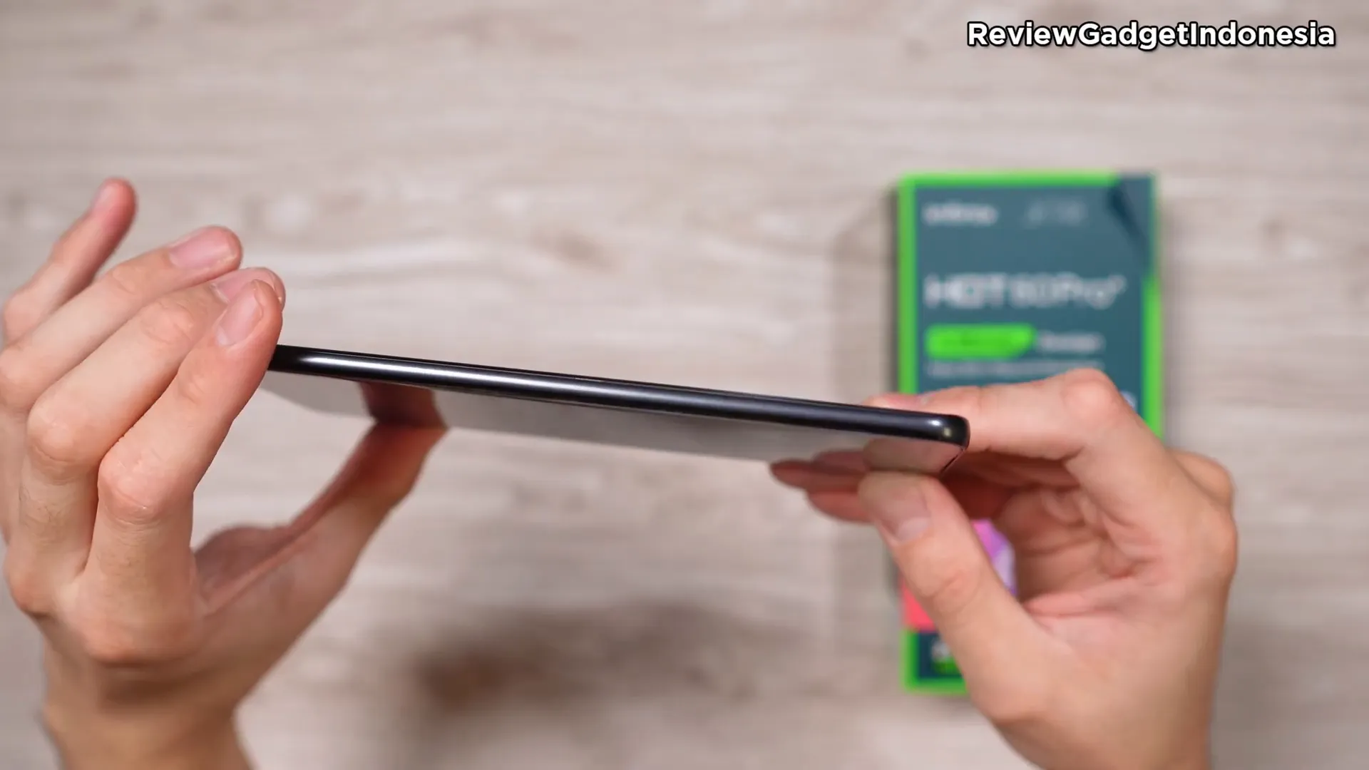Desain Infinix Hot 60 Pro Plus dengan layar curved dan bodi tipis