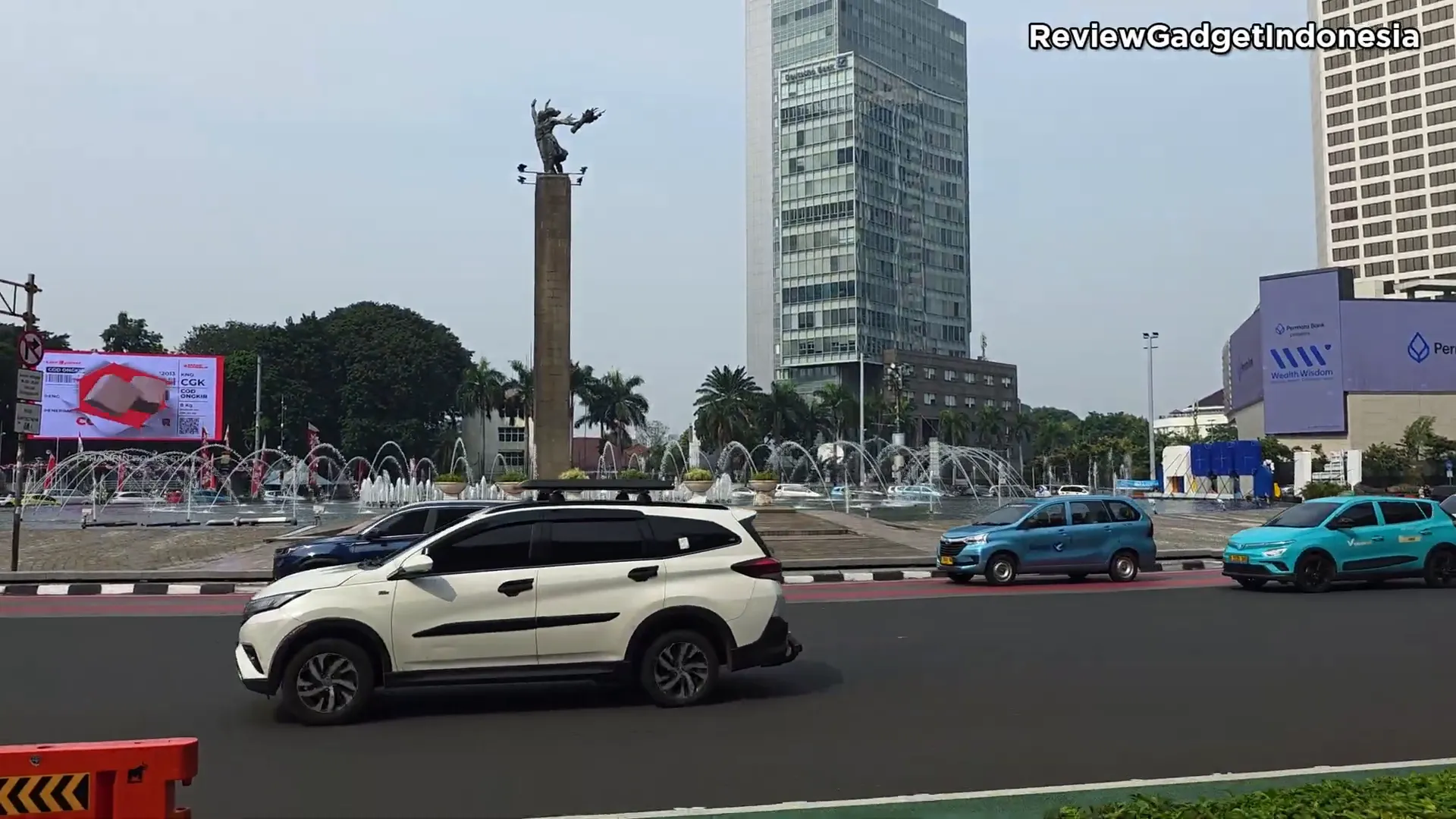 Contoh hasil foto dan video Samsung Galaxy S25 Edge dengan kamera utama 200MP dan kamera ultra wide